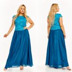 Merelaine värvi pitsiga pikk õhtukleit laieneva seelikuosaga Donna